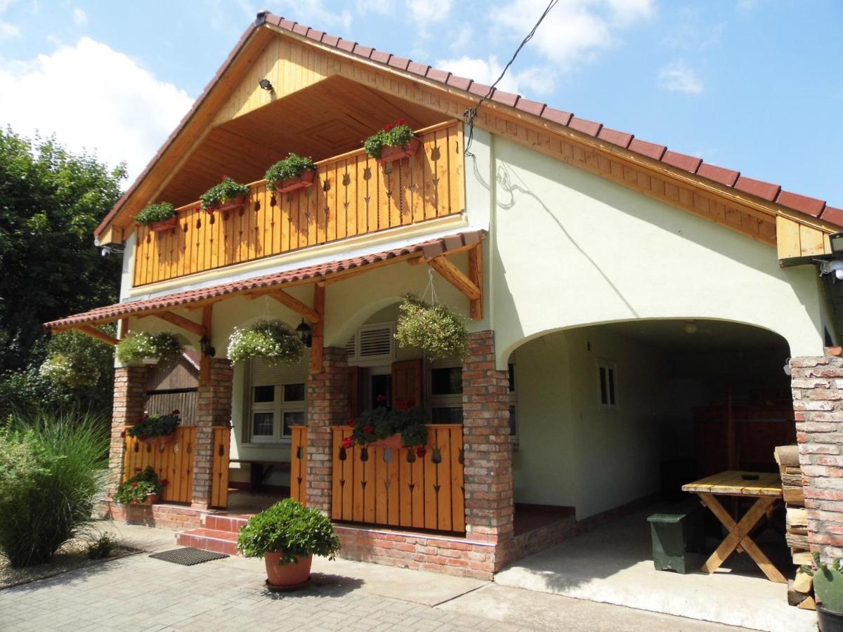Villa Gergely-Haz, A Volt Peteri Dezsas Vendeghaz Sajoszentpeter Exterior foto